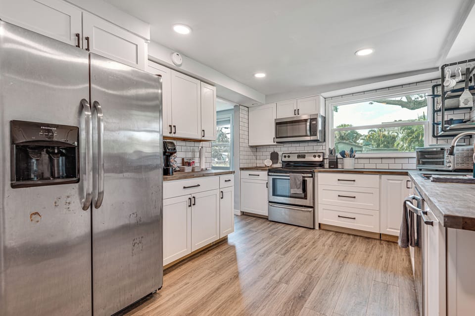 Kitchen | Dishwasher | Drip Coffee Maker | Keurig Coffee Maker