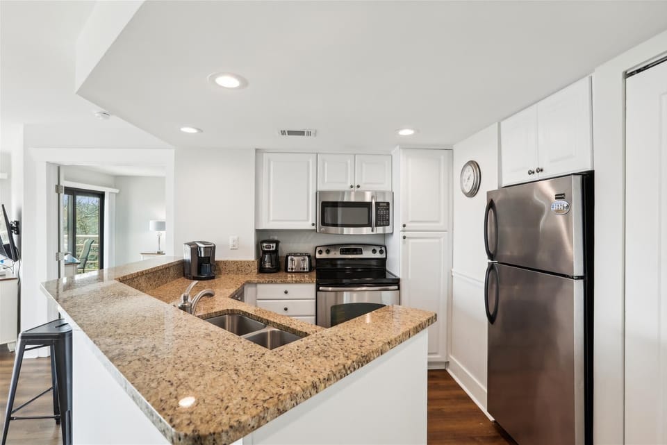 Kitchen at 3427 Villamare