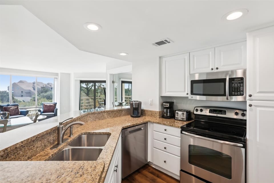 Kitchen at 3427 Villamare