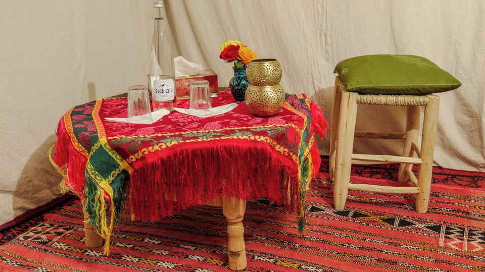 Classic Tent, Desert View | Living area