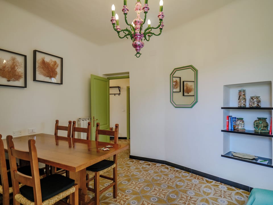 Apartment, 2 Bedrooms, Smoking, Kitchen | Living area