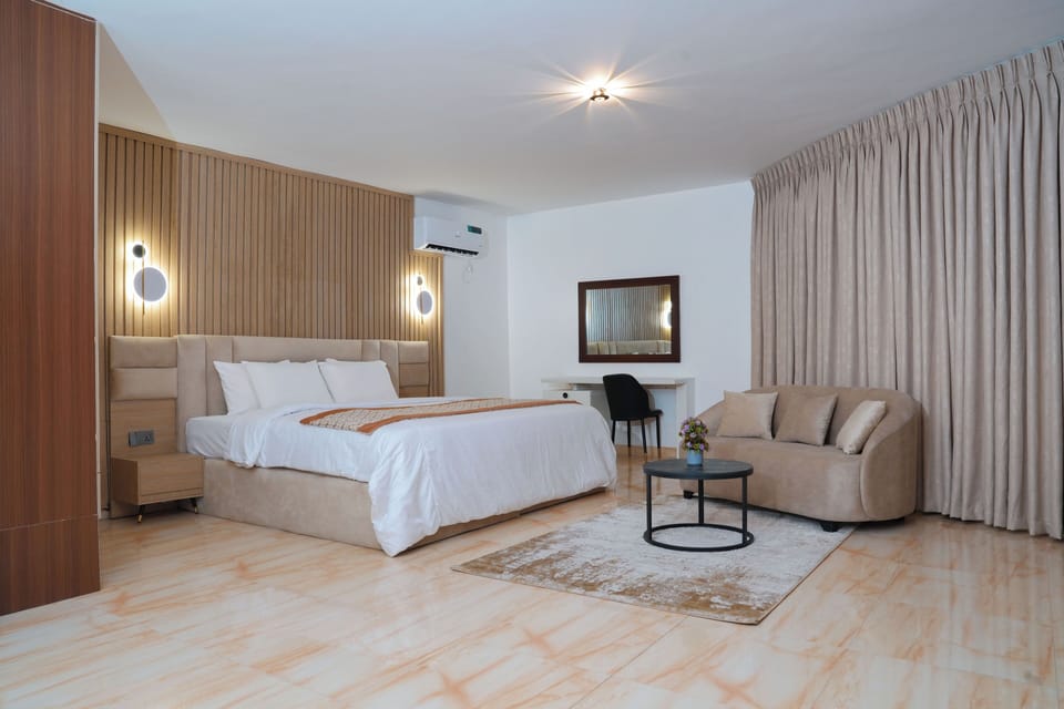Double Room, City View | Desk, laptop workspace, free WiFi