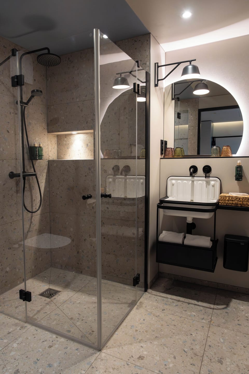 Club House für 6 Personen | Bathroom | Shower, hair dryer, towels, toilet paper