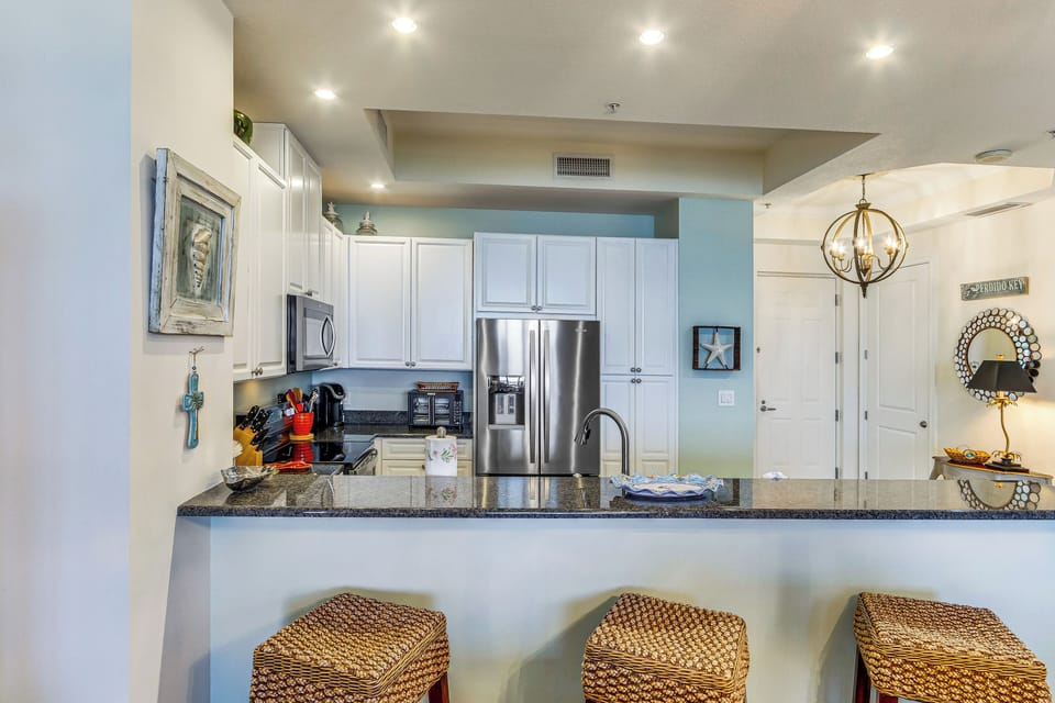 Kitchen | Breakfast Bar | Keurig Coffee Maker | Toaster Oven | Dishwasher