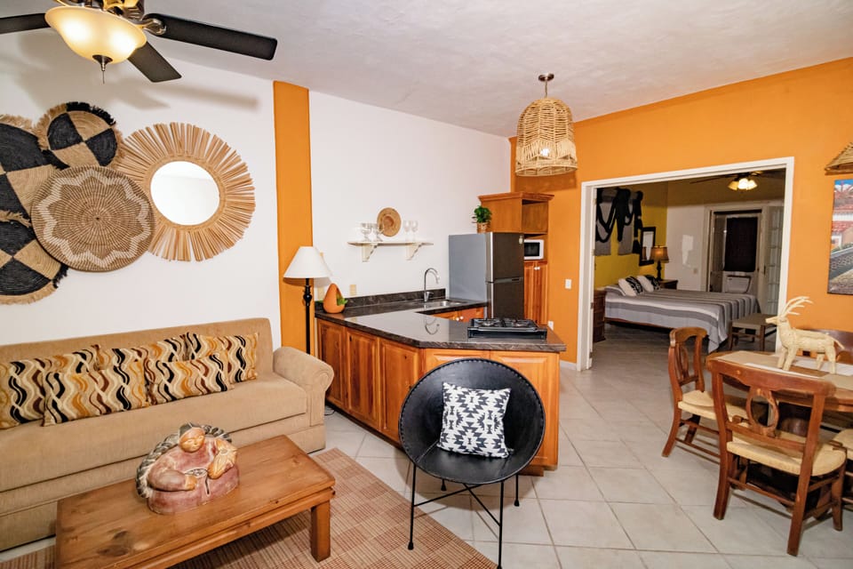 Comfort Suite | In-room safe, wheelchair access