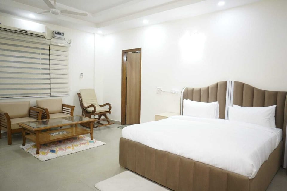 Deluxe Double Room | Premium bedding, free minibar items, free WiFi, bed sheets