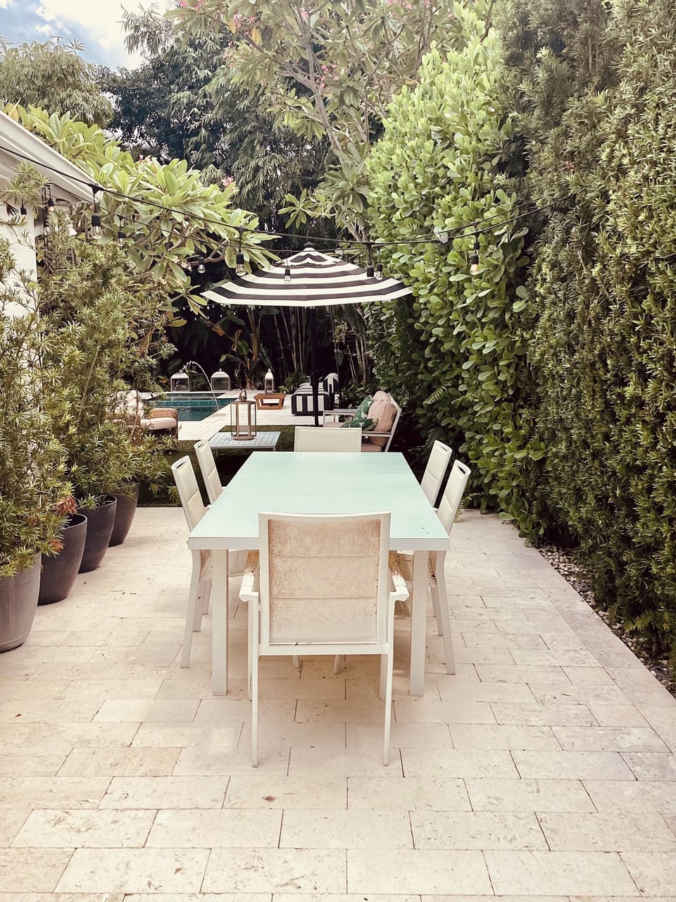 Outdoor dining
