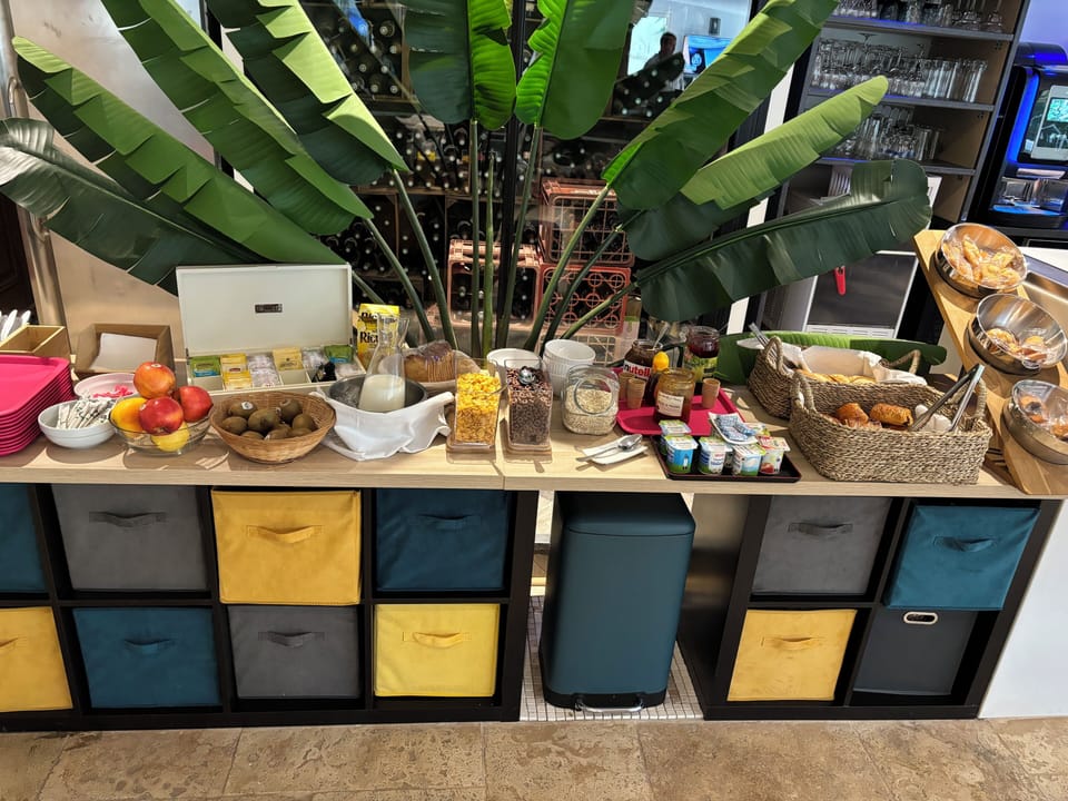 Breakfast buffet
