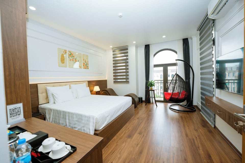 Premium bedding, pillowtop beds, desk, blackout drapes