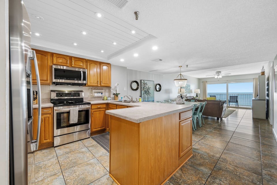 Great open Kitchen with Gulf View