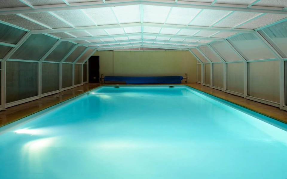 Enjoy the excellent on-site amenities including the beautiful indoor pool!