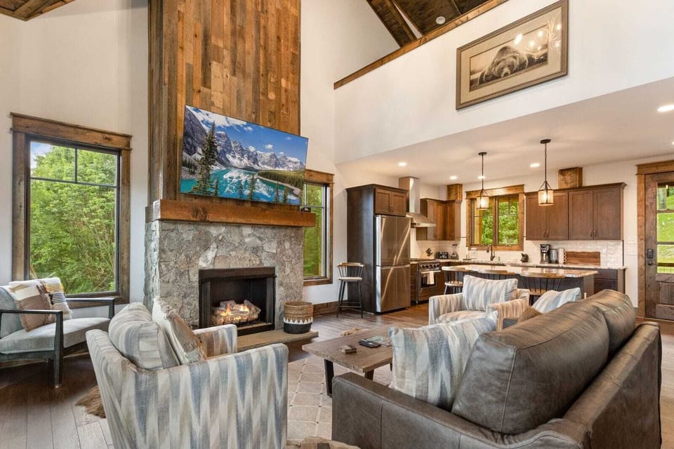 Spacious Open Floor Plan with Loft Above