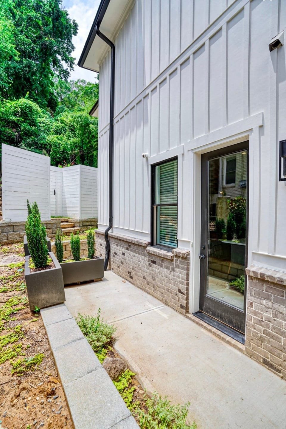 Durant Place - Exterior - Street-view