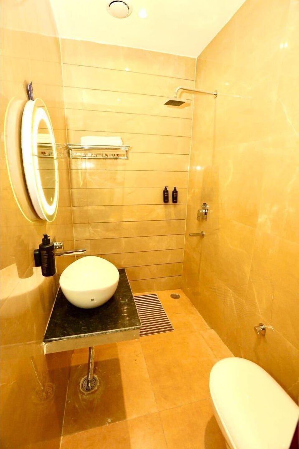Double or Twin Room, City View | Bathroom | Shower, rainfall showerhead, designer toiletries, slippers