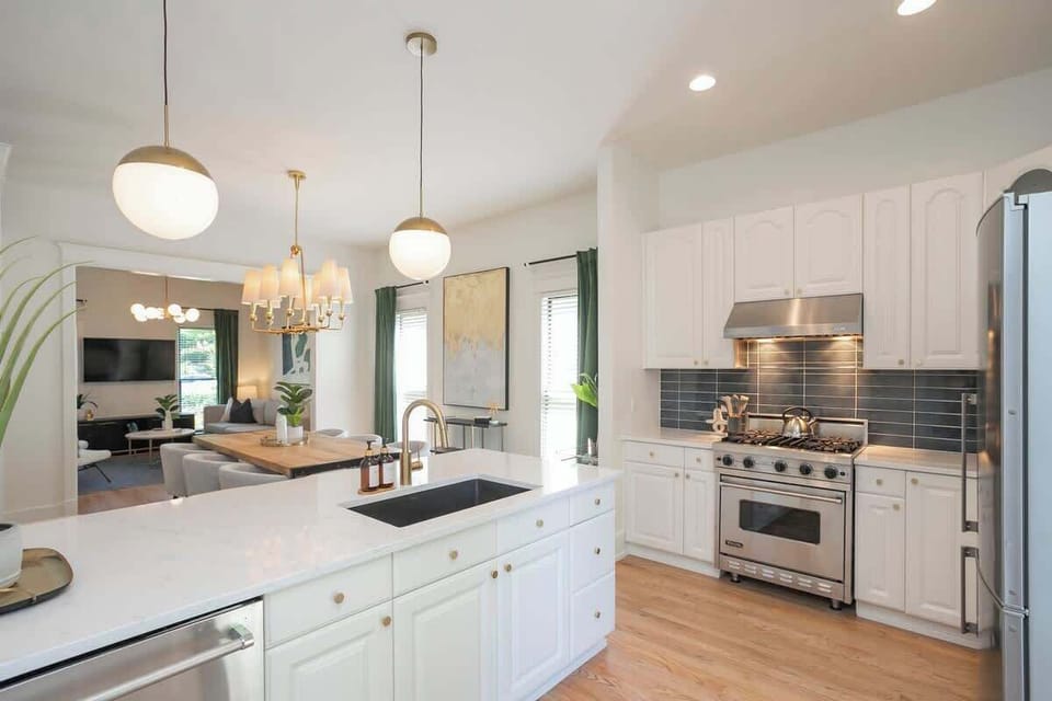 Fully Remodeled Gourmet Kitchen