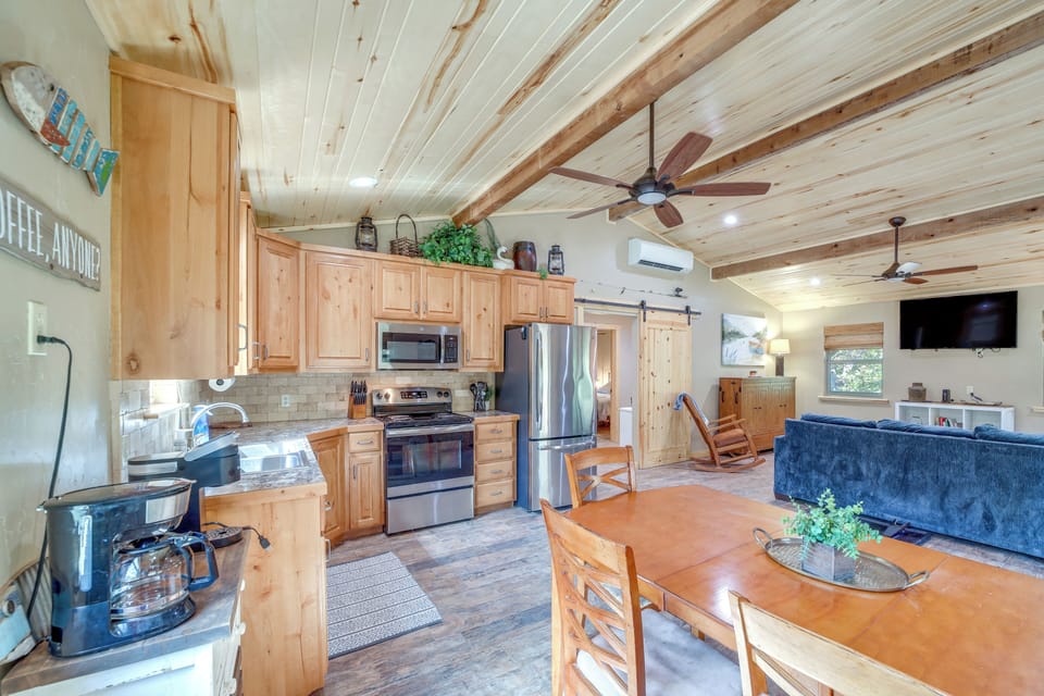 House (2 Bedrooms) | Interior