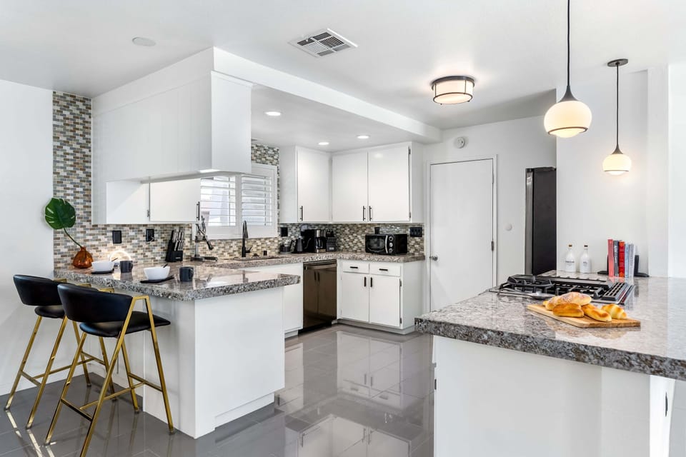 Sparkling kitchen perfect for all your culinary needs