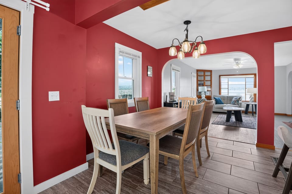 House, 4 Bedrooms | Dining