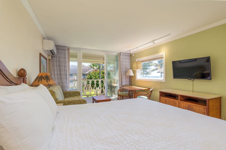 Castle at Palms at Waikiki 322 - Ocean View - 1 Bedroom (10)