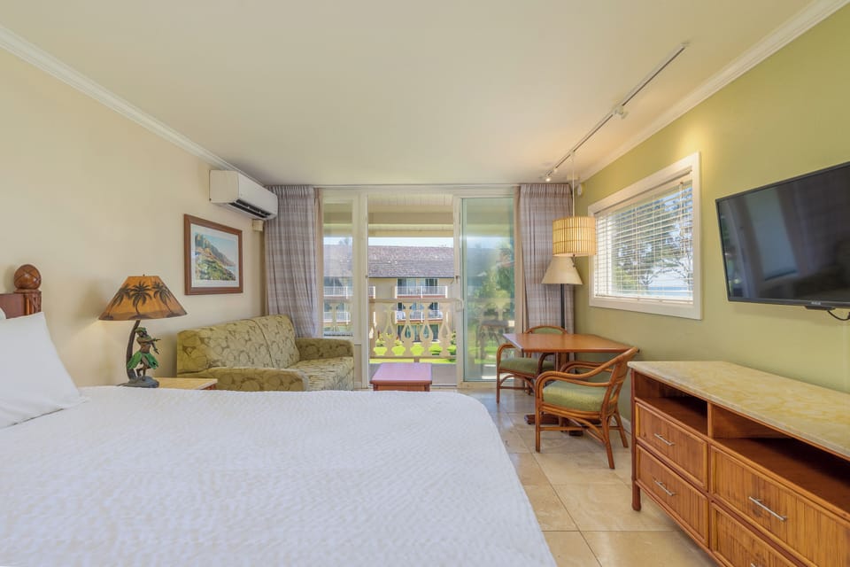 Castle at Palms at Waikiki 322 - Ocean View - 1 Bedroom (9)