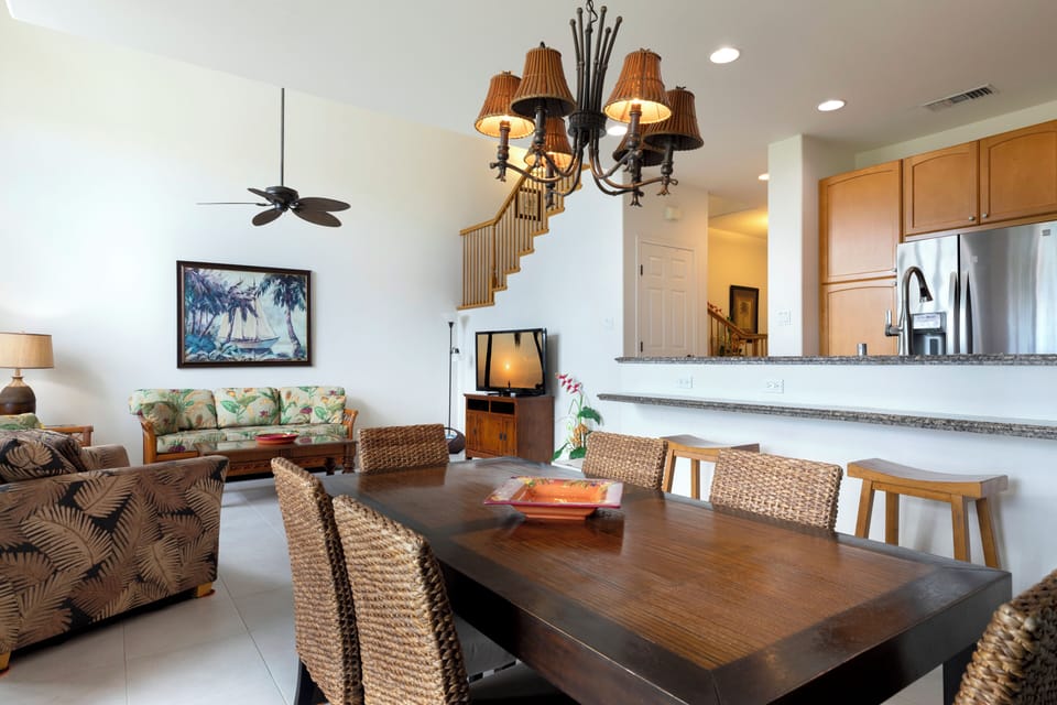 Dining area with seating for four