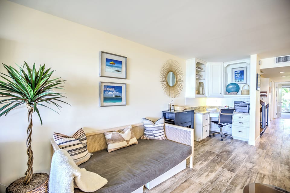 Daybed and Desk