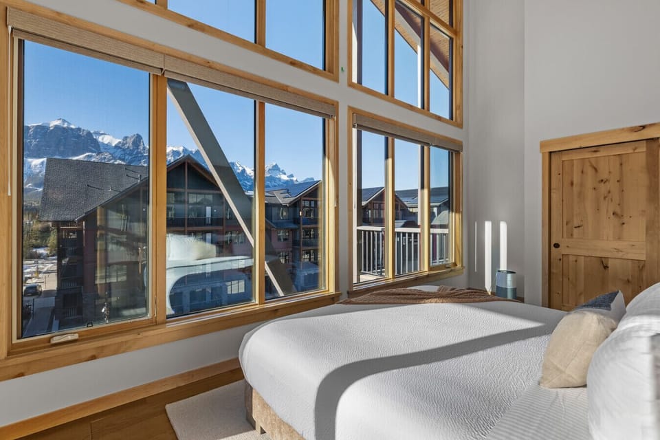 Primary bedroom #1: King luxury pillowtop bed and 180 degree mountain views