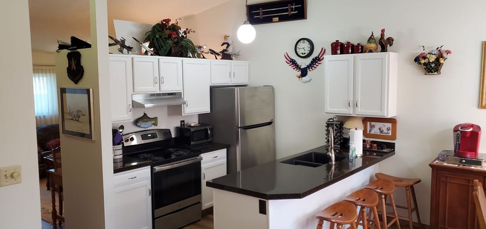 Range, Microwave, Refrigerator, Dishwasher, Cookware, Small Appliances, Dishes
