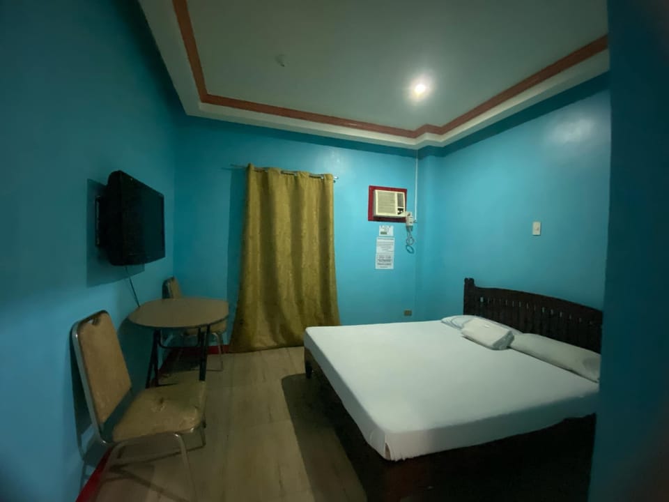 Deluxe Room | Desk, free WiFi