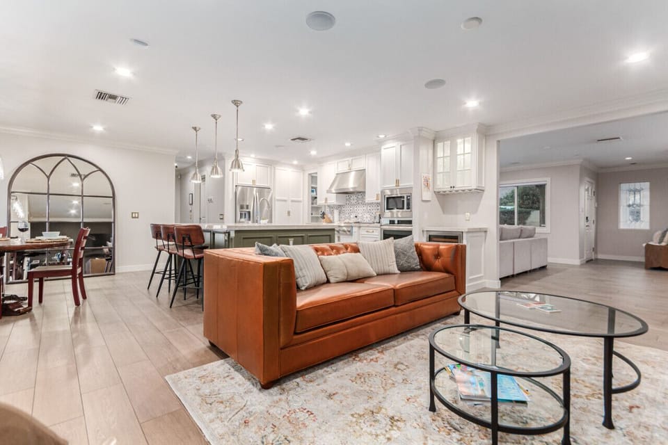 Additional Living Room