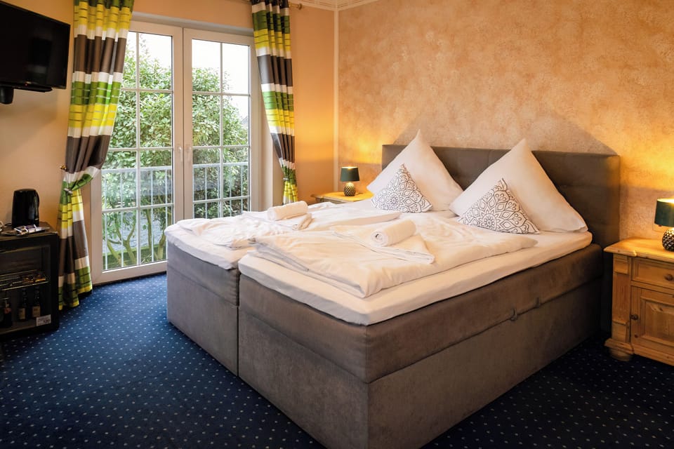 Deluxe Double Room | Desk, free WiFi