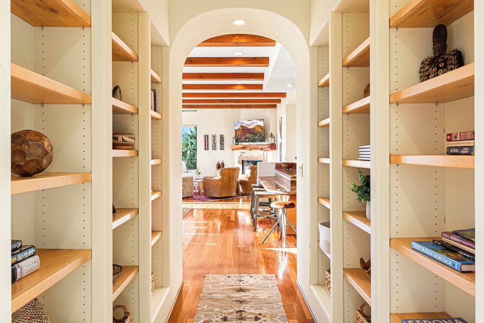 [Main Bedroom Hallway]