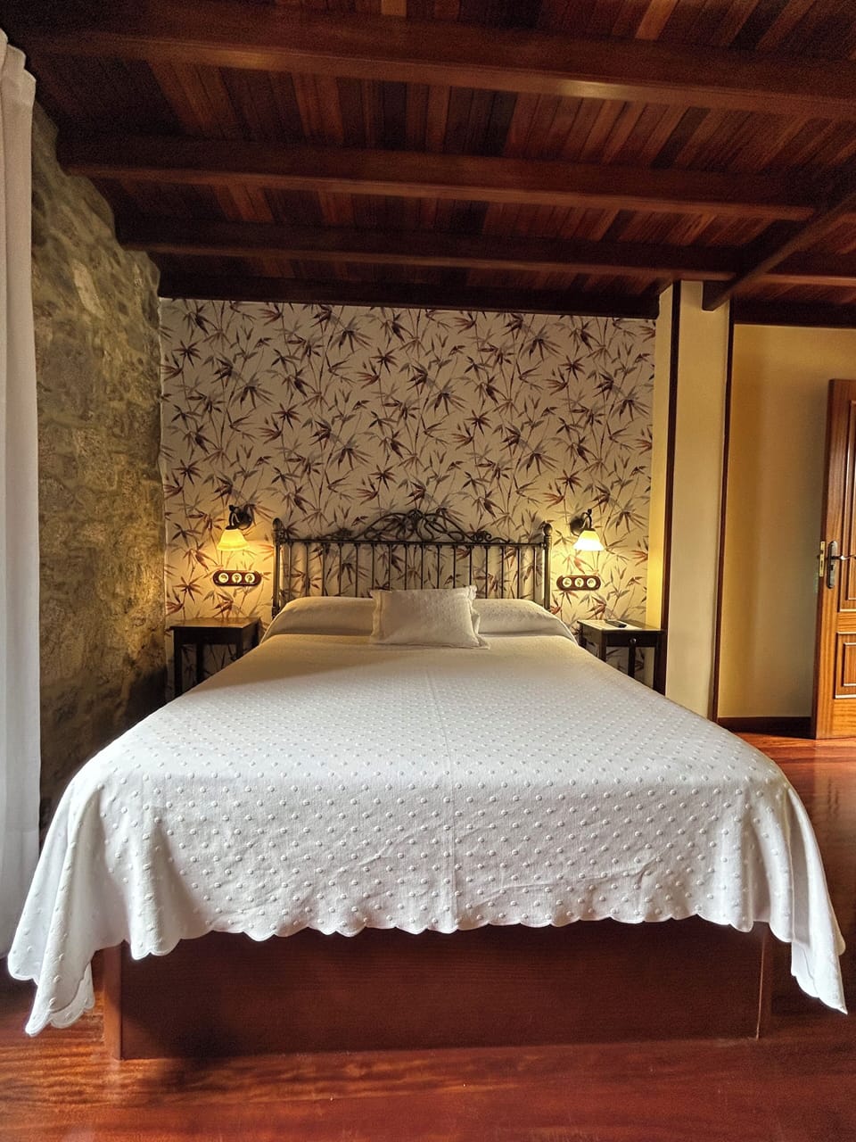 Standard Double Room, Garden View | Free WiFi, bed sheets