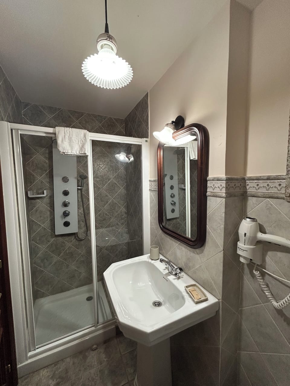 Superior Room, Garden View | Bathroom | Rainfall showerhead, hair dryer, towels, soap
