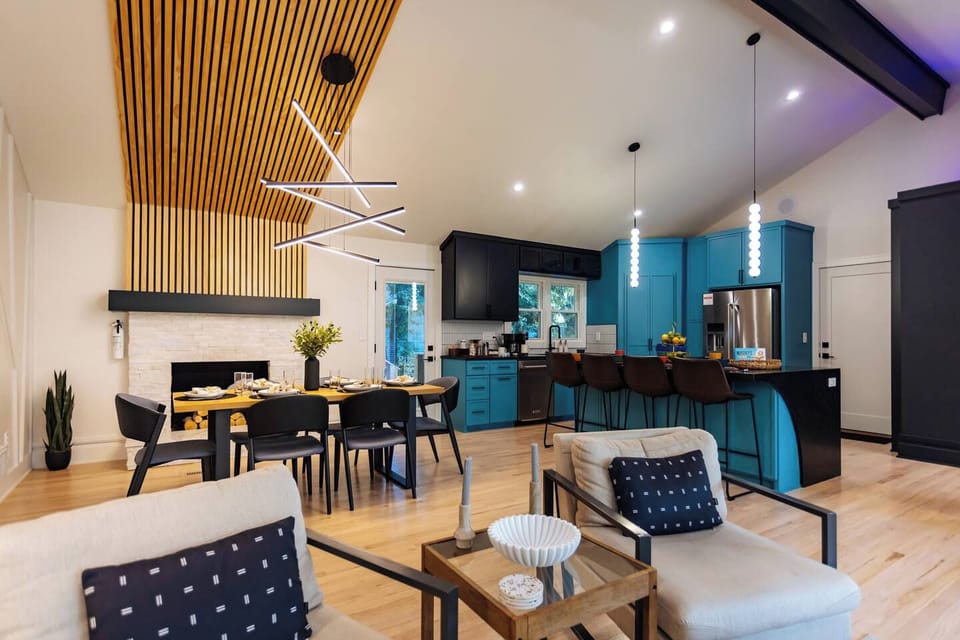 Bright, open, and welcoming. This is where slow mornings, large family meals, and meaningful family time all come together under one vaulted roof!