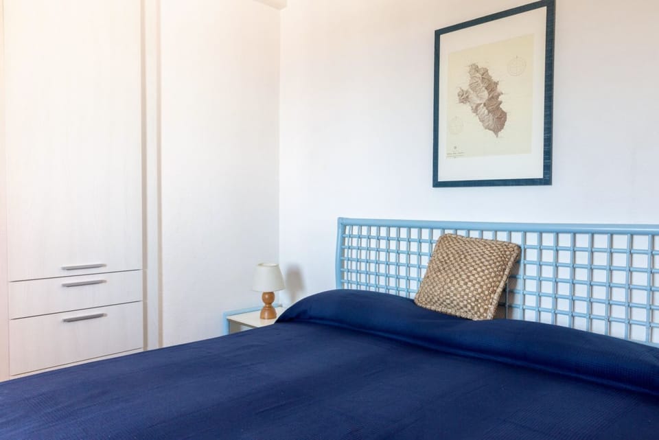 Two-room brick apartment of approximately 35 m2 equipped with air conditioning surrounded by vegetation, composed of a living room with flat-screen television, two single beds and a kitchenette equipped with stove, fridge with freezerA double bedroom, ba Apartment in Tuscany