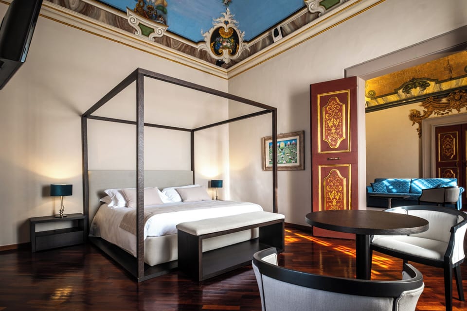 In-room safe, desk, free WiFi