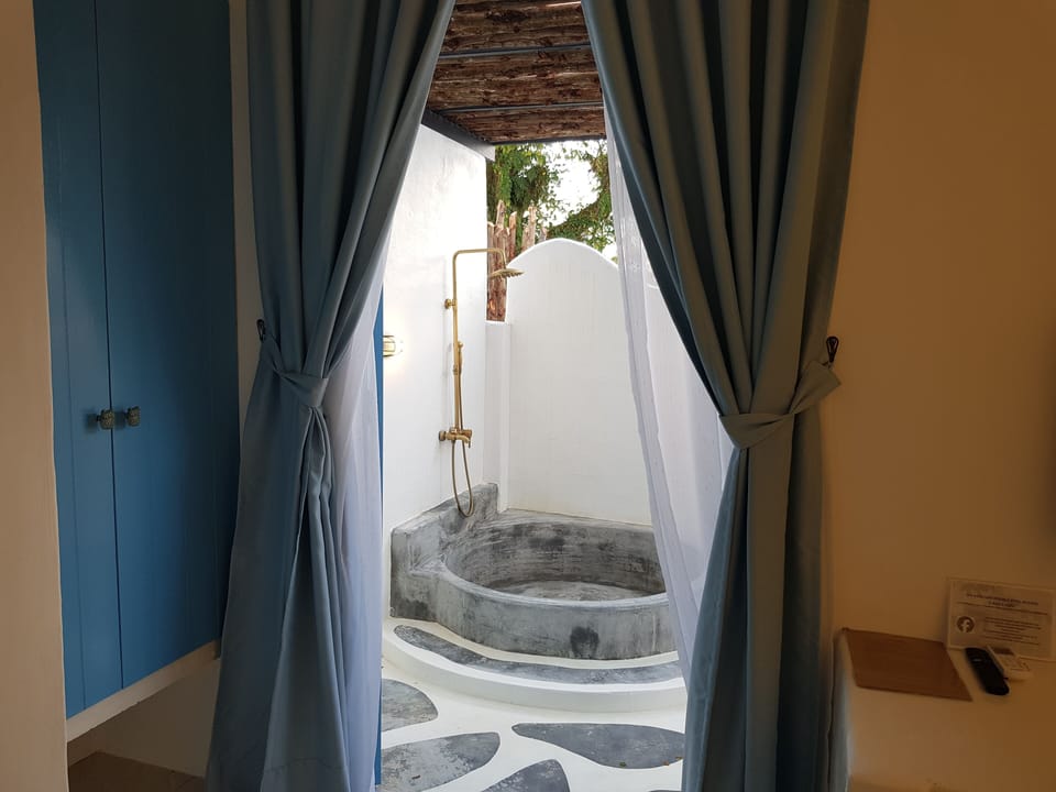 Deluxe Double Room, Bathtub | Deep soaking bathtub