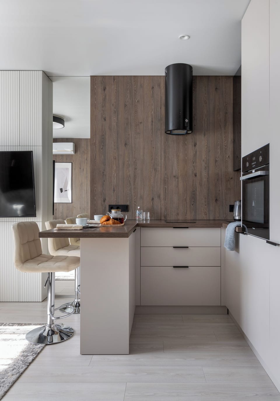 Luxury Apartment, Park View | Private kitchen | Full-size fridge, oven, stovetop, dishwasher