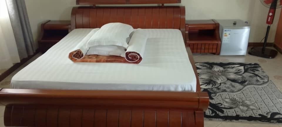 Classic Double Room, Balcony, Lake View | Desk, free WiFi