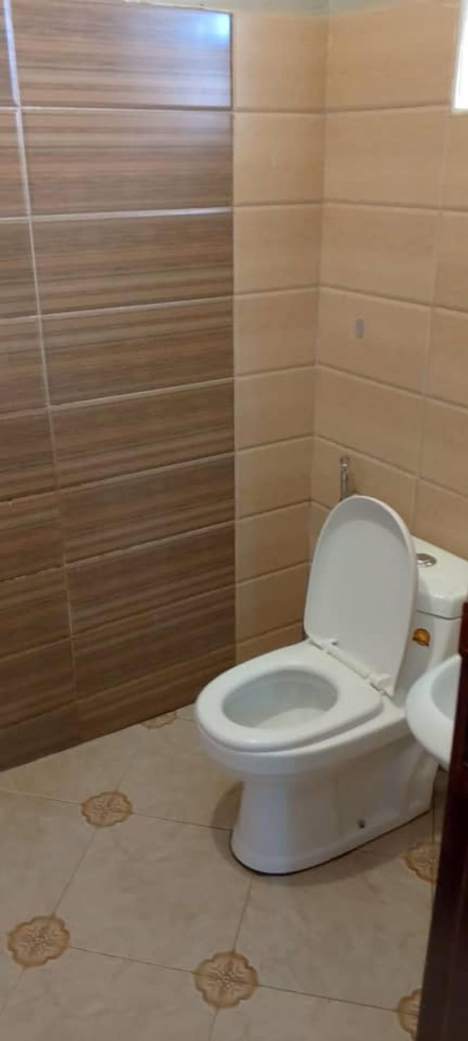 Classic Single Room, Balcony, Lake View | Bathroom | Shower, towels, soap, toilet paper