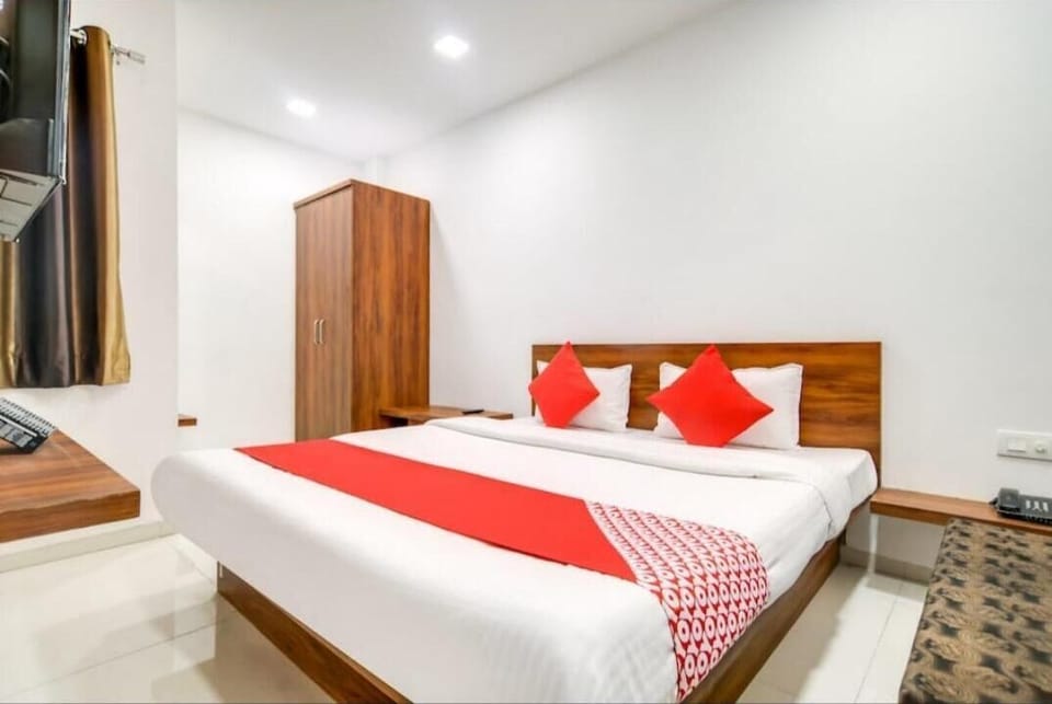 Deluxe Room | Laptop workspace, WiFi (free)