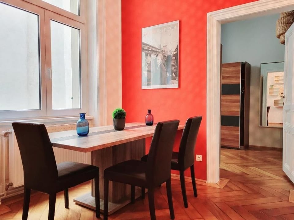 Apartment, 1 Bedroom | Living area | Smart TV, Netflix, streaming services