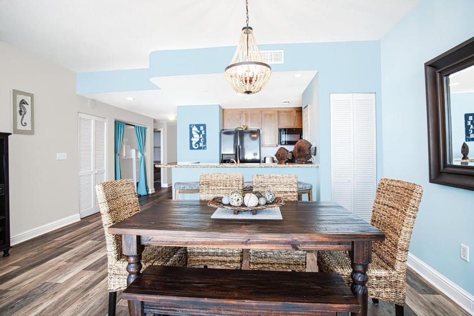 Condo, Multiple Beds (Aqua Resort 905) | Dining