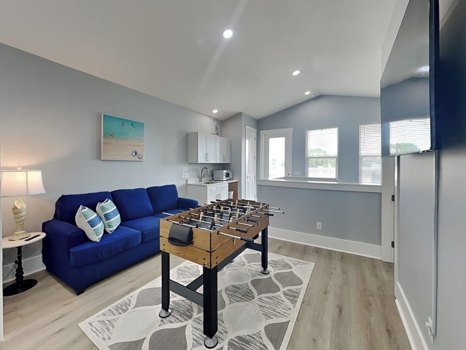 House, Multiple Beds, Patio, Partial Sea View (Ocean Pearl Villa - No Pets Allowed) | Living area | 42-inch TV with cable channels