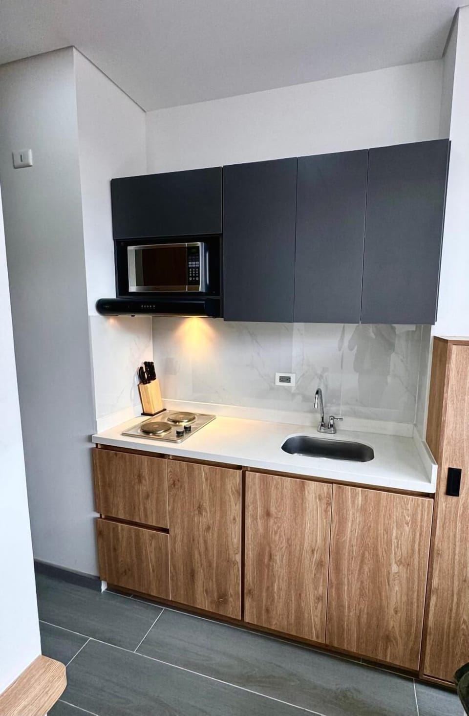 Standard Apartment, City View | Private kitchen | Mini-fridge, microwave, stovetop, coffee/tea maker