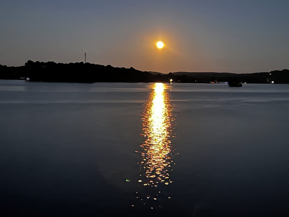 Another shot of the moon over the lake...so peaceful