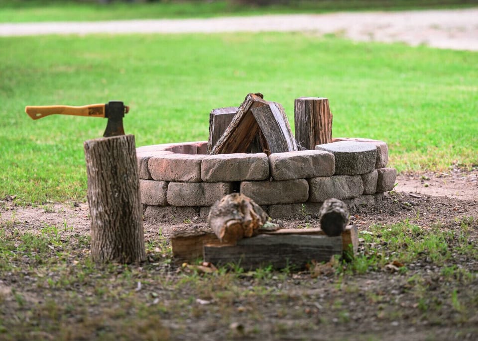 Shared site fire pit