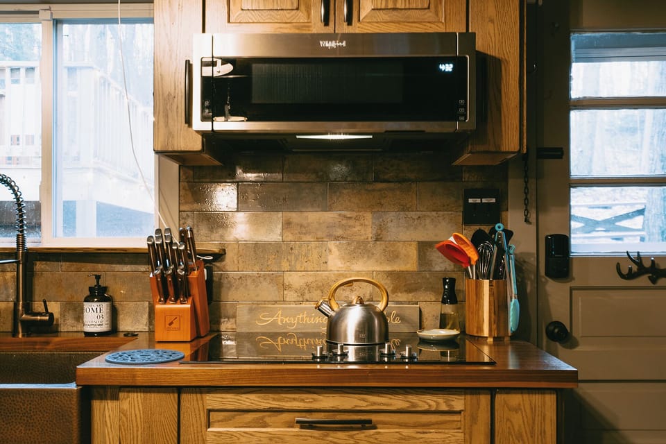 Ready to cook on the electric stove or throw a pizza in the tabletop oven? 