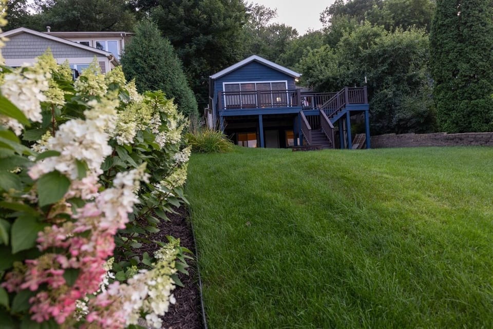 Lakeside Yard